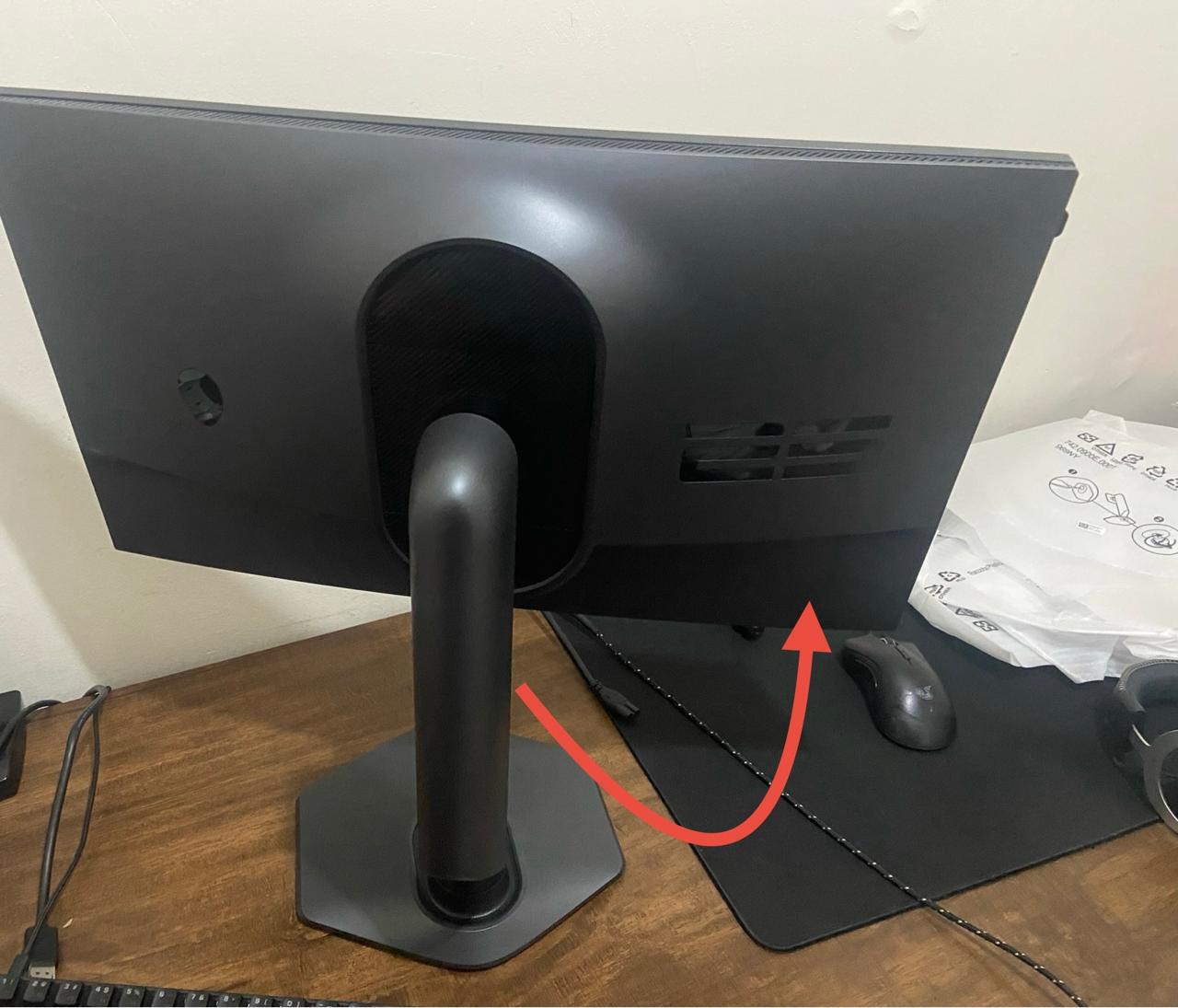 This is the back of the monitor, where the noise is most noticeable (bottom left).